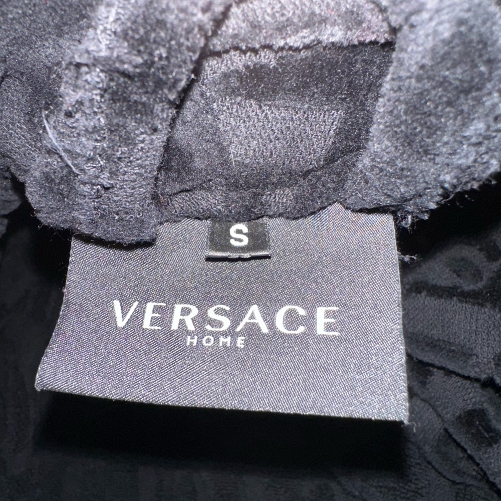 Versace Black and Gold Patterned Robe - Picture 3 of 4